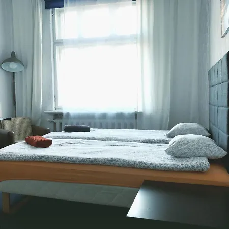 Hostal Latberry *